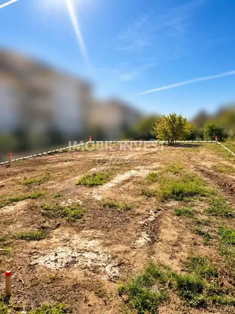 Teren de vânzare în zona Centru, 335 mp, 23,8 ml deschidere