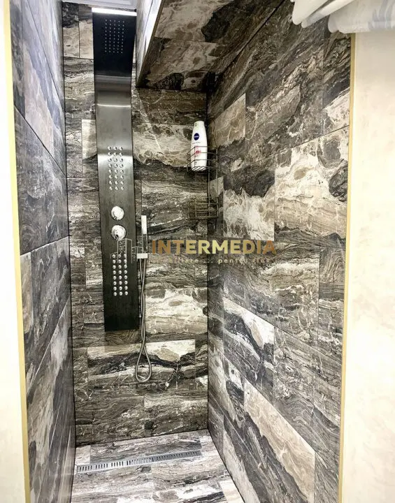 Apartament 3 camere 95 mp. RENOVAT Loc Parcare 2 Balcoane CETATE M-uri View Parc, fotografia 6