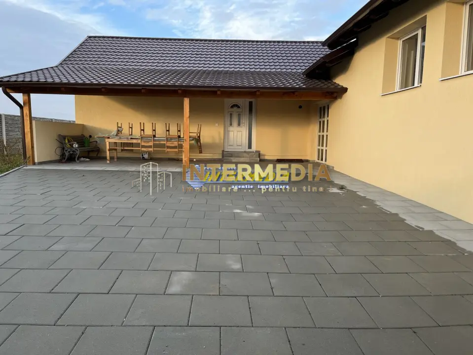 Casa noua cu 4 camere , pivnita de vanzare Alba Iulia finisata teren 1400 mp, fotografia 3