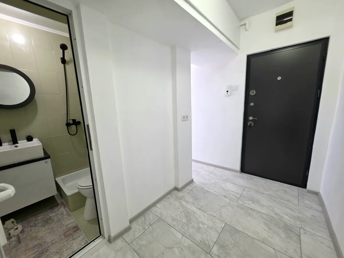 Apartament cu 2 camere, complet renovat, în Sebeș, fotografia 2