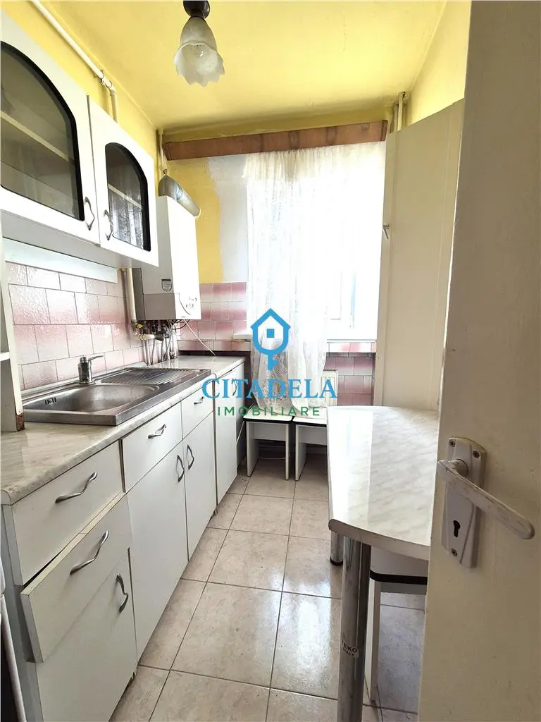 Garsonieră decomandată în zona M-uri, Cetate, Alba Iulia, etaj 5, fotografia 3
