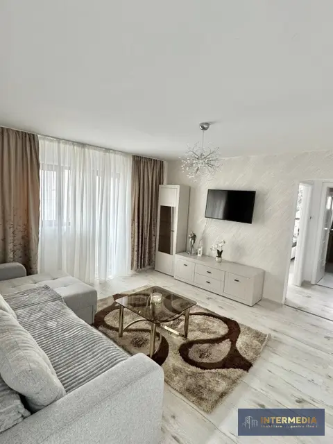 Apartament 3 camere, Ultrafinisat, 1 Baie, 1 Balcon, 65 mp, CETATE PIATA