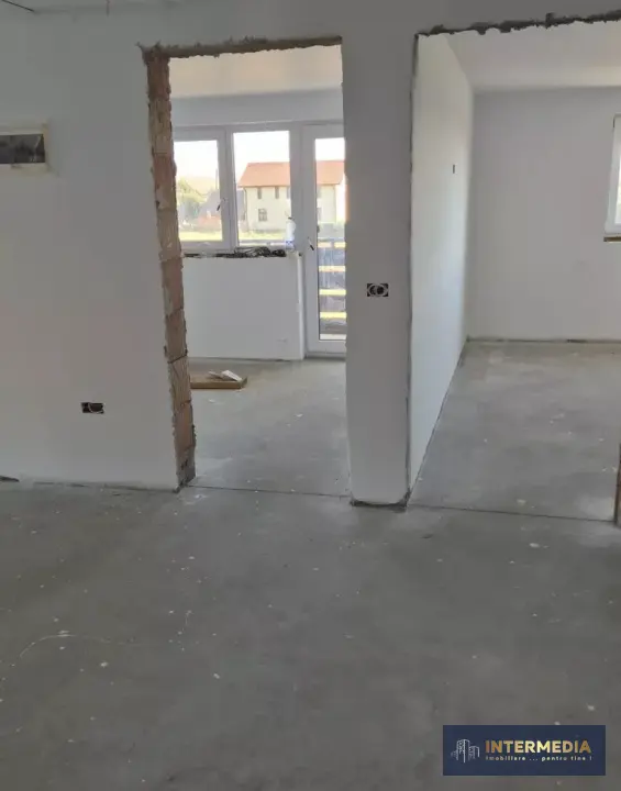 Casă nouă, P+1, 170 mp utili, Alba Iulia, zona Micești, semifinisată, teren 389 mp, fotografia 3