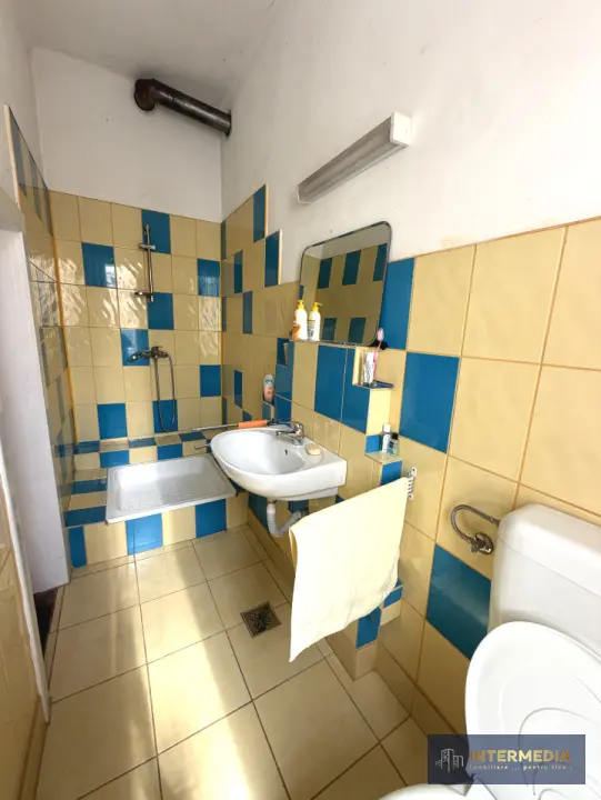 Sebeș, centru: casă cu 6 camere, teren 701 mp, garaj, curte și grădină, fotografia 8
