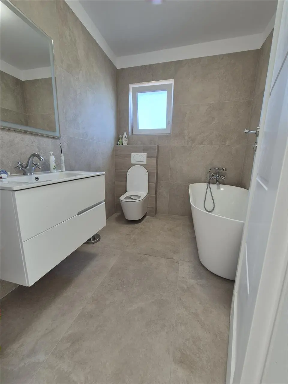 Casă individuală nouă de vânzare în Cetate, Alba Iulia, 208 mp utili, teren 523 mp, fotografia 9