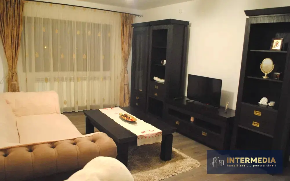 Apartament 2 camere de închiriat în Tolstoi, Alba Iulia, renovat complet, mobilier nou, parcare, fotografia 1