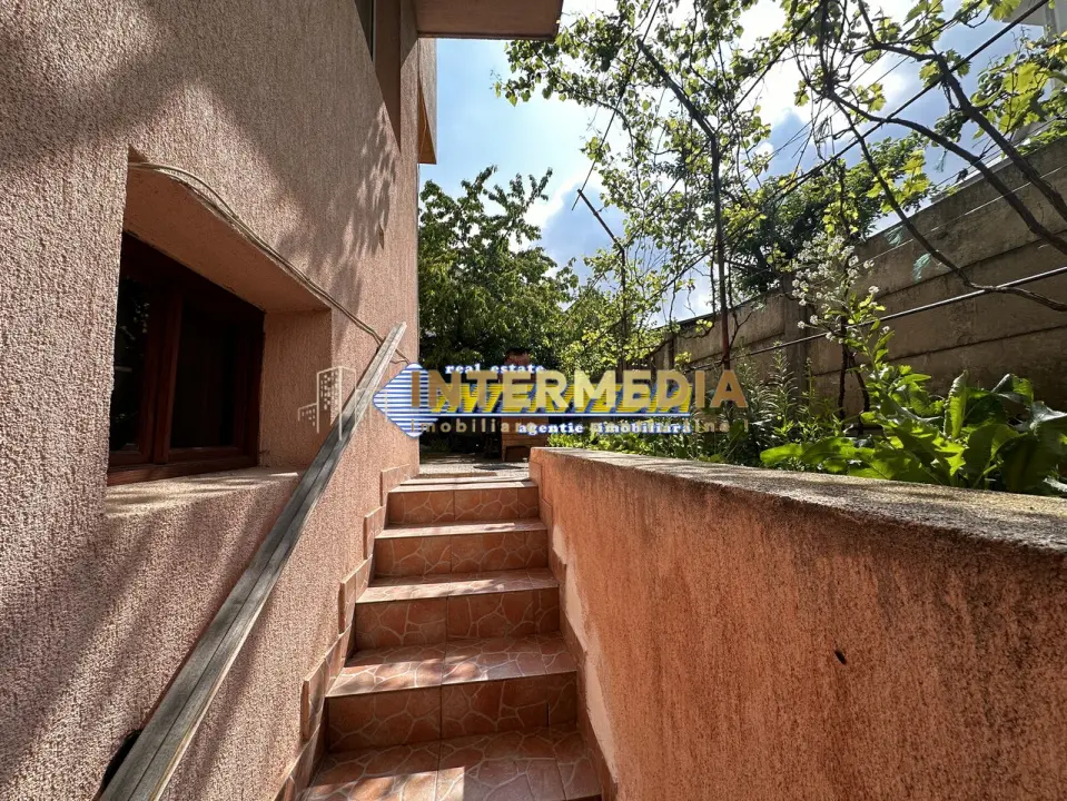 Vanzare Casa D+P+2E+Pod cu 10 camere, garaj si curte în zona Cetate, Alba Iulia, fotografia 11