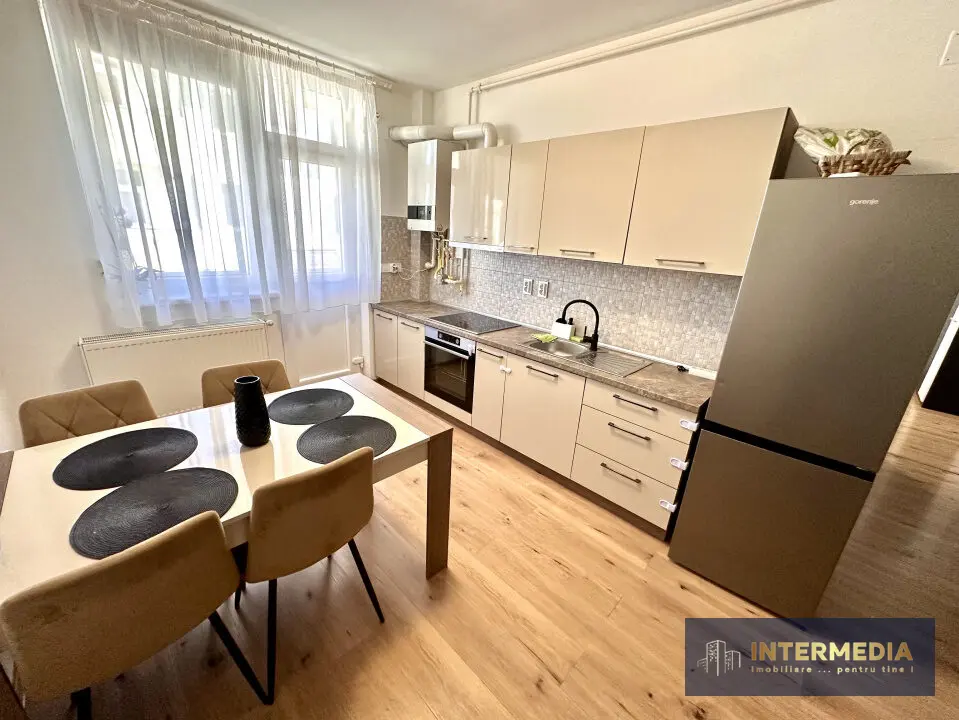 Apartament 2 camere, bloc nou, Centru, etaj 1, parcare, boxă, fotografia 1