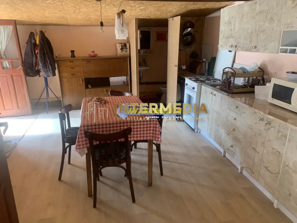 Casa de vanzare 5 camere teren aferent 1410 mp cu toate utilitatile zona Oarda, fotografia 13