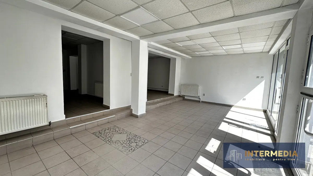 Inchiriere Spatiu Comercial 105 mp la Bulevard cu vad si parcare, fotografia 3
