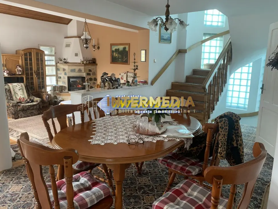 Vanzare Casa S+P+E in Alba Iulia Zona Cetate Skit finisata mobilata teren 800 mp, fotografia 3