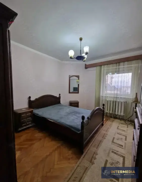 DE VANZARE, APARTAMENT 3 CAMERE, DECOMANDAT, ETAJ 1, CENTRU, 73 MP, fotografia 1