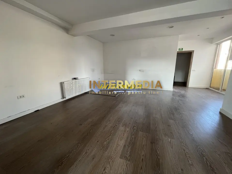 Spatiu comercial, 66 mp, Cetate, finisat complet, fotografia 2