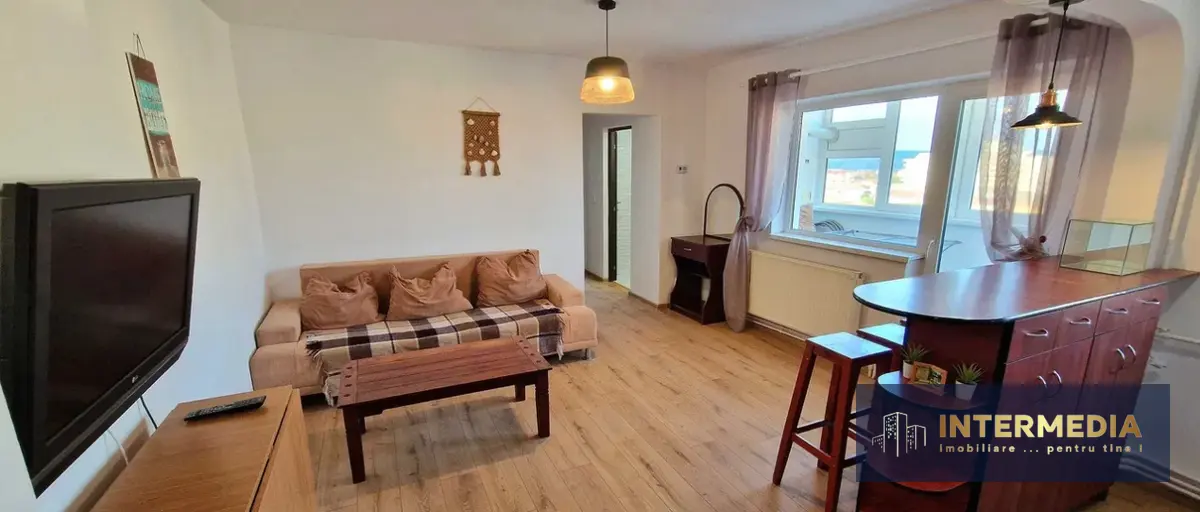 Apartament de închiriat în zona Cetate, Alba Iulia, 4 camere, bloc cu lift, fotografia 2
