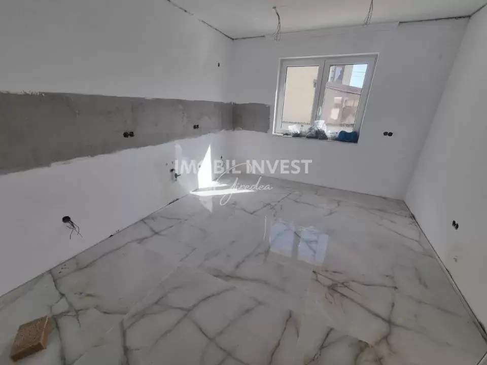 Casă 370 mp, teren 350 mp, 6 camere, 3 niveluri, zona Cetate, fotografia 1
