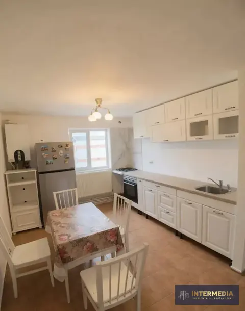 Apartament 2 camere, 50 mp, Cetate zona Piață, finisat complet