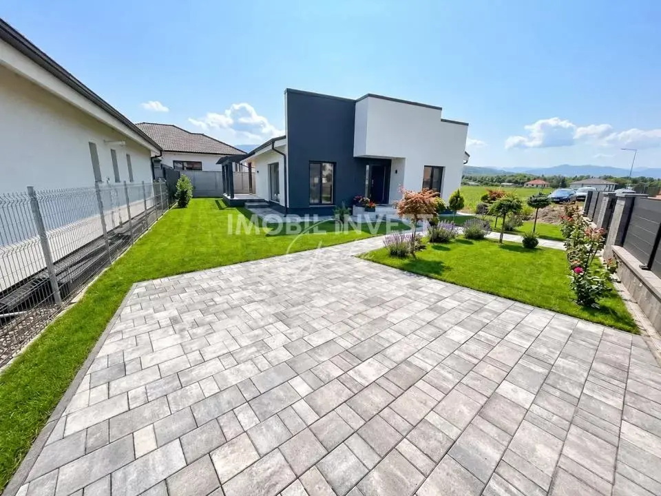 Casă individuală modernă, 100 mp utili, terasă de 30 mp, curte amenajată, fotografia 1