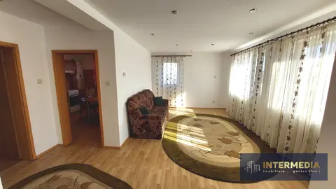 Apartament 3 camere si Garaj, in Vila, finisat