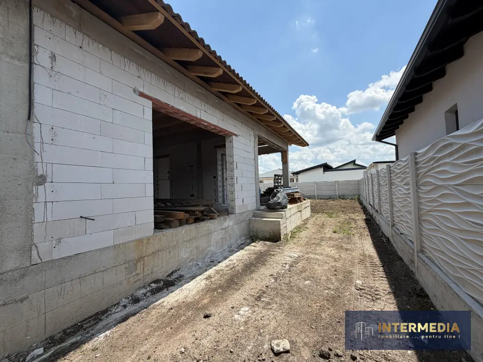 Casă de vânzare, Alba Iulia, 4 camere, teren 423 mp, toate utilitățile, fotografia 4