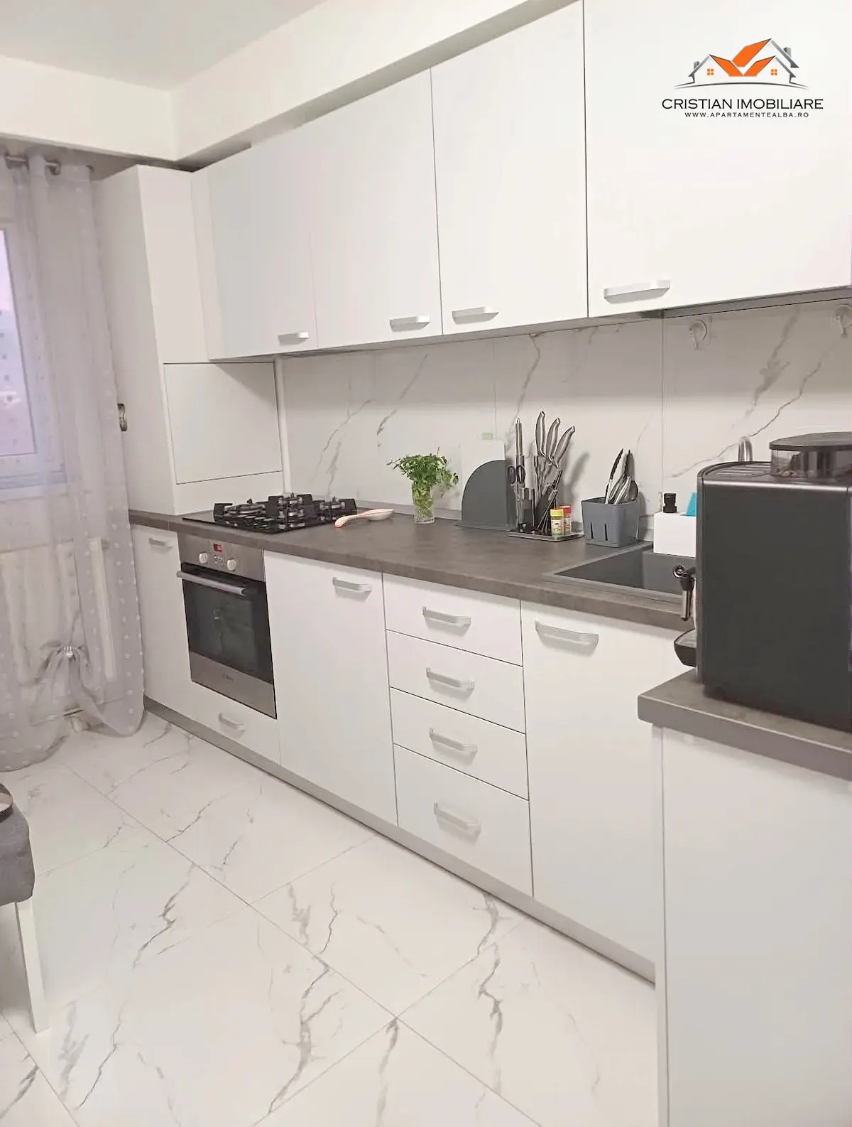 Apartament cu 2 camere, Cetate, zona Spital, etajul 3, fotografia 1