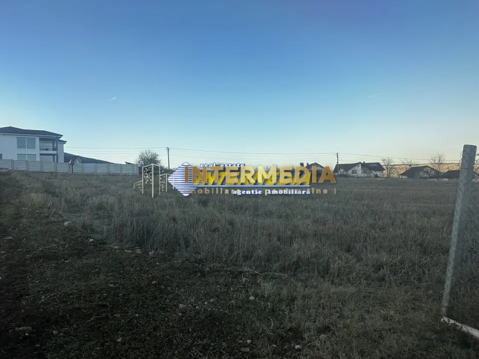 Teren intravilan de vanzare in Alba Iulia zona Micesti in suprafata de 1700 mp, fotografia 3