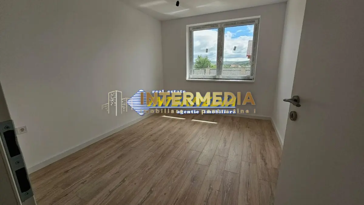 Casa noua de vanzare in Alba Iulia 4 camere teren aferent 423 mp, fotografia 4