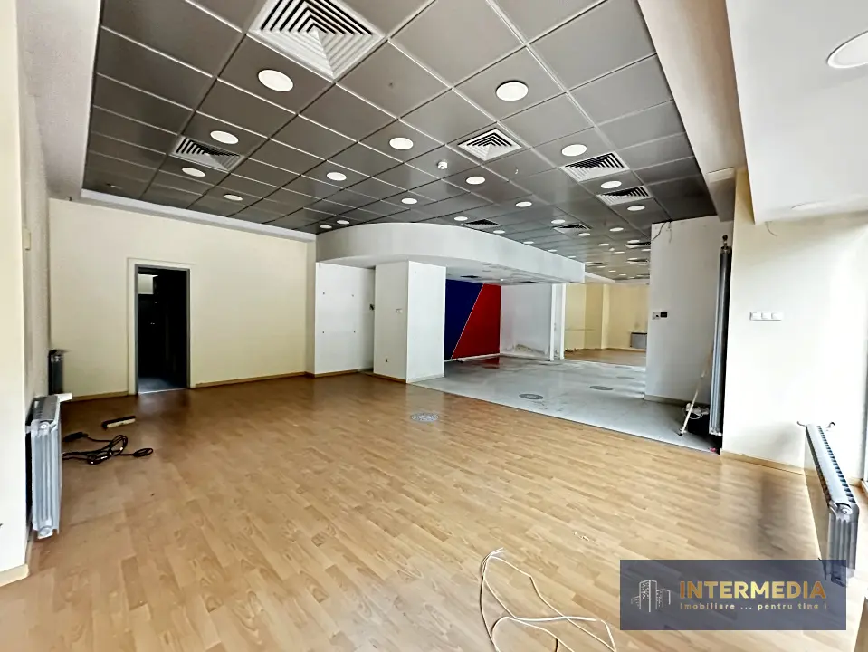 Închiriere spațiu comercial 173 mp, vitrine mari la bulevard, zona Cetate, Alba Iulia, fotografia 7