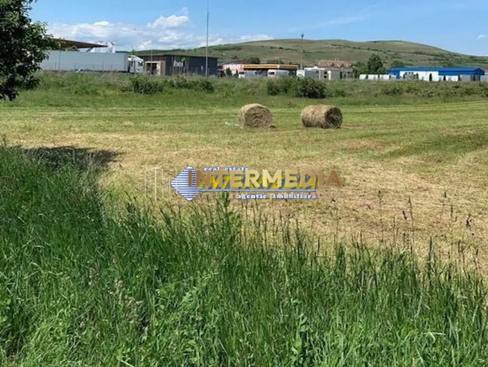 Teren intravilan Industrial 9400 mp d=31 m Alba Iulia Zona Ambient cu Utilitati, fotografia 1