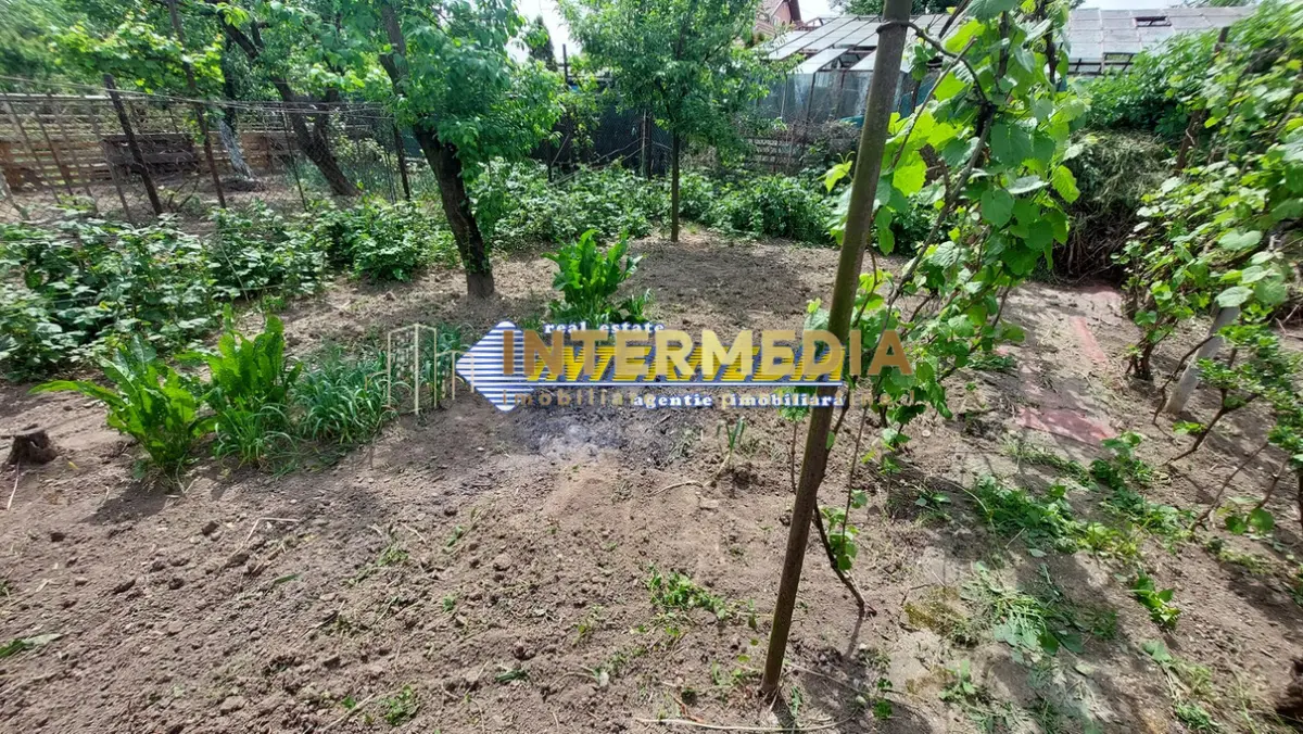 Casa semifinisata P+E+M Vanzare cu 600 mp teren in CENTRU Alba Iulia, fotografia 1