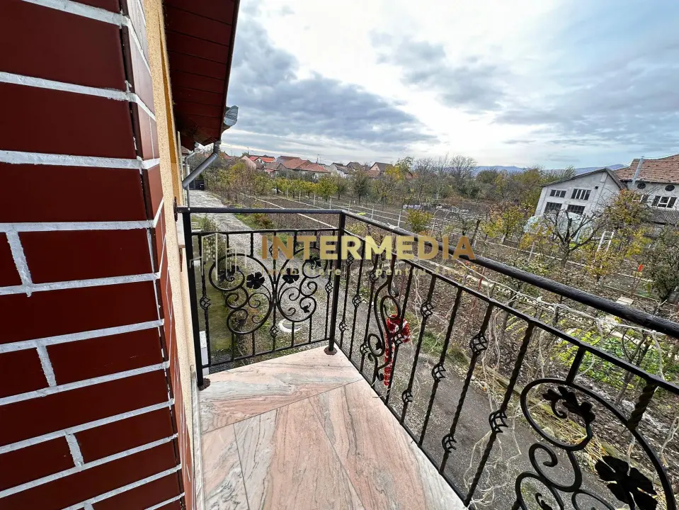 Casa in Centru finisata, mobilata, utilata complet, fotografia 14