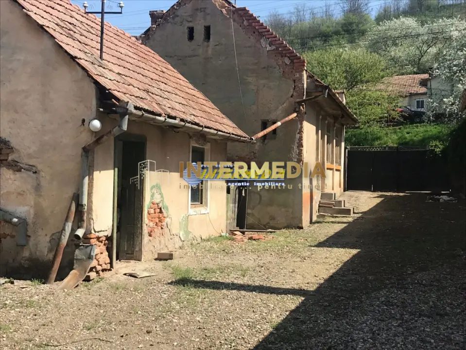 Casa de vanzare in apropiere de Alba Iulia zona Teleac, fotografia 4