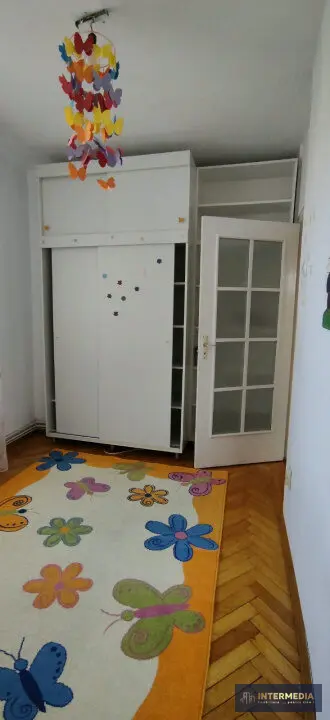 Apartament cu 4 camere, decomandat, în zona centrală din Alba Iulia, mobilat și utilat, fotografia 6