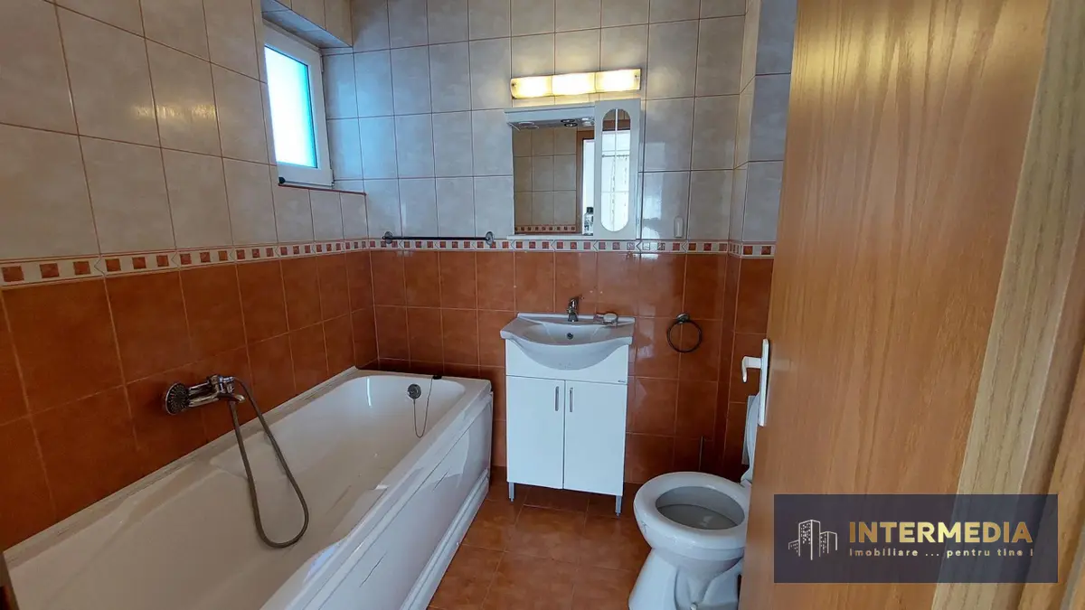 Apartament 3 camere si Garaj, in Vila, finisat, fotografia 3