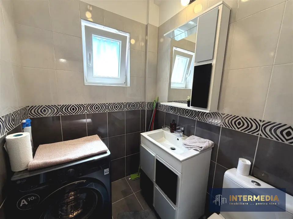 Apartament 3 camere decomandate, bloc nou, ultracentral, 2 băi, boxă, parcare, fotografia 12