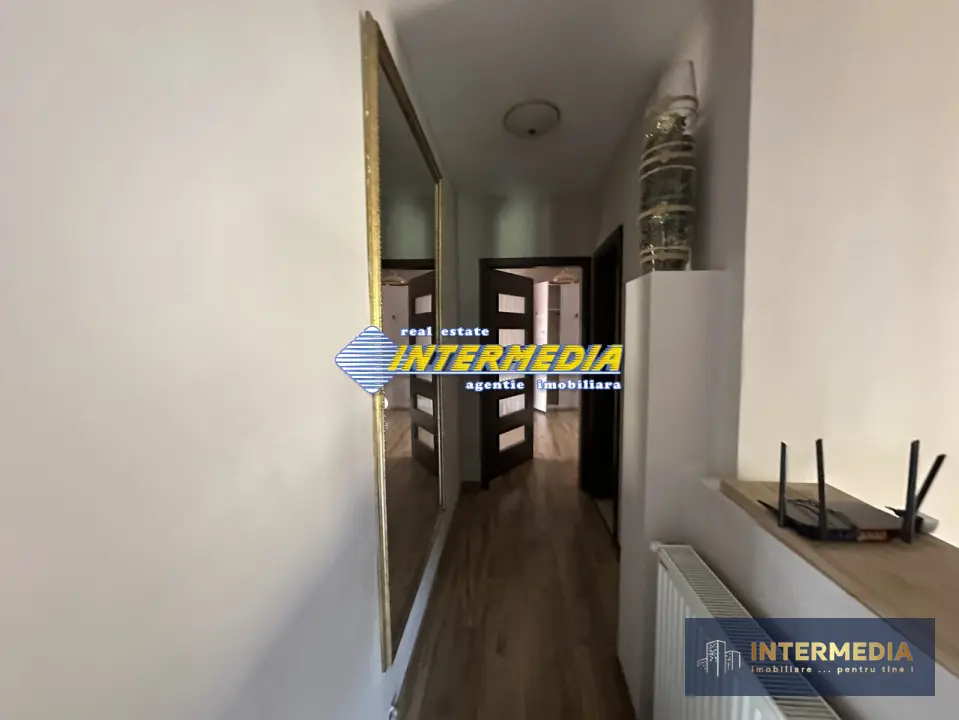 Proprietate 2 case curte pavata Teren 700 mp Hotel CETATE gard utilitati, fotografia 13
