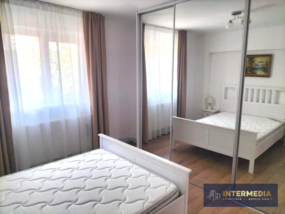 Apartament 3 camere 2 bai, parcare, CETATE mobilat si utilat complet, fotografia 2