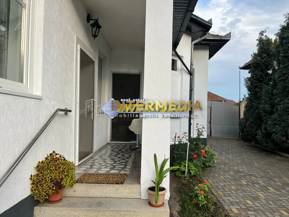 Casa Renovata 4 camere cu Teren intravilan 1650 mp CENTRU Ultracentral Alba Mall, fotografia 1